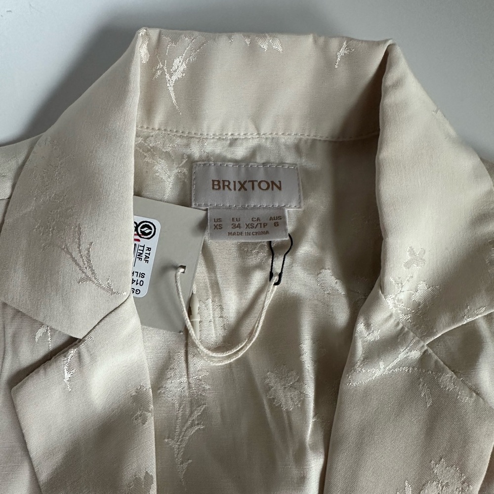 Brixton Beige silk button up, short sleeve